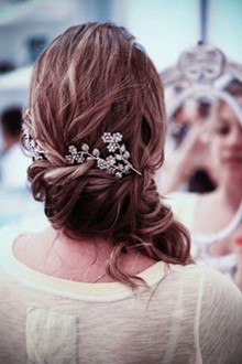  唯美优雅的新娘发型 图片