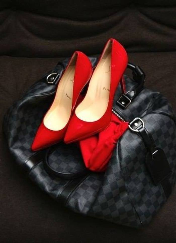 唯美图片时尚气质大红色高跟鞋搭配唯美
