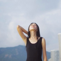 女生头像：面朝大海 春暖花开