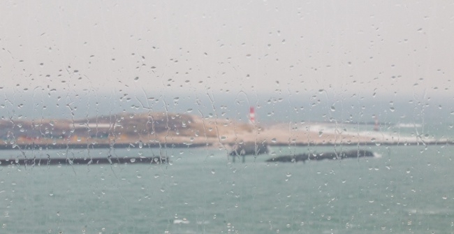 唯美下雨天主题图片下载 素彩图片大全