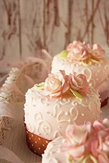  新婚上的蛋糕  唯美创意婚礼蛋糕图片