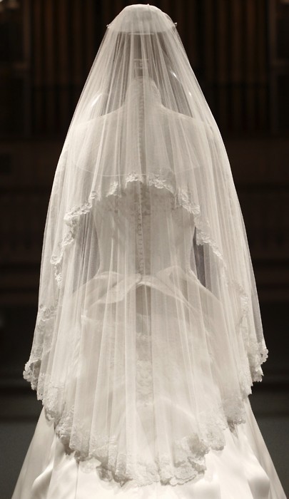 圣洁飘逸唯美的新娘头纱图片