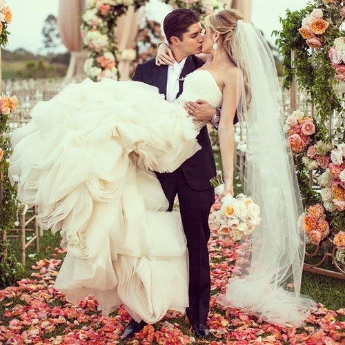 走在红毯那一天   唯美幸福婚礼婚纱摄影图片