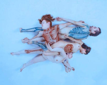  《VISCERAL》解剖学插图融合人体的个性摄影