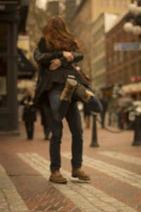  愿有人看透你的逞强后 给你一个最温暖的怀抱