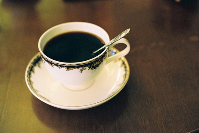 饮尽咖啡你是否还会为我续杯 静物LOMO唯美图片