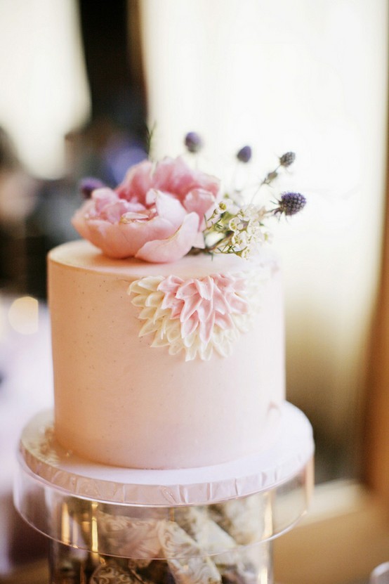 甜蜜的幸福浪漫婚礼蛋糕唯美图片
