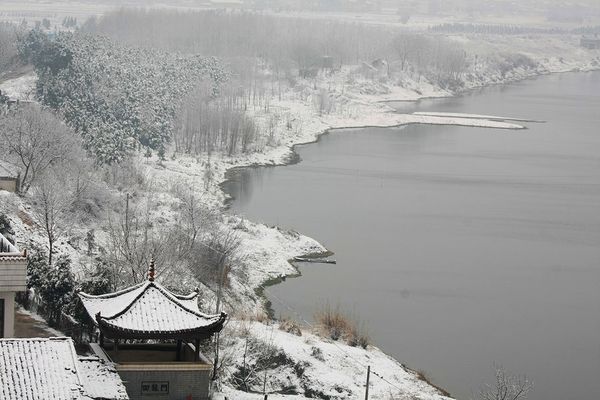 今年第一场雪陪我一起看好吗唯美雪景图片