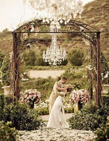  幸福之门  唯美婚礼现场拱门图片