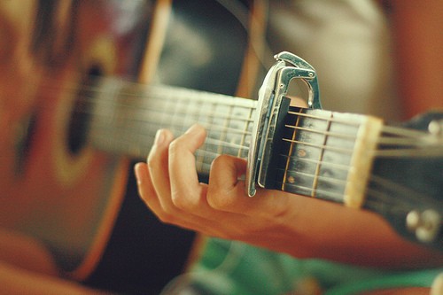 唯美图片吉他的唯美弦律 好看的吉他