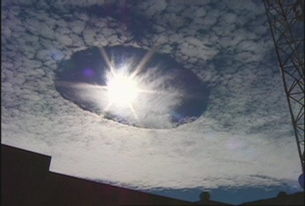 fallstreak hole  打开的异次元大门图片