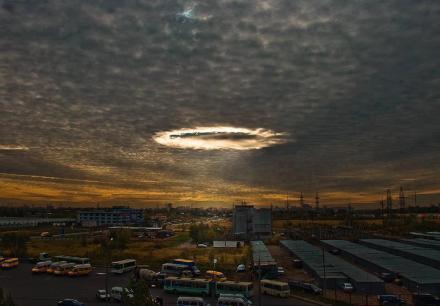 fallstreak hole  打开的异次元大门图片